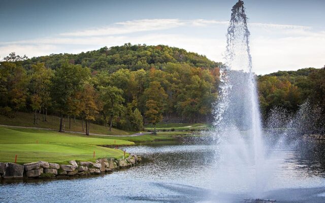 River's Creek 4 Bedroom Cabin by RedAwning