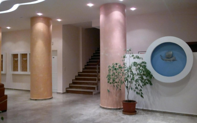 Three Stars Beach Hotel