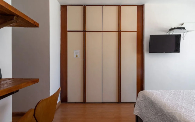 (902-B) Studio com Vista Mar e Comodidades