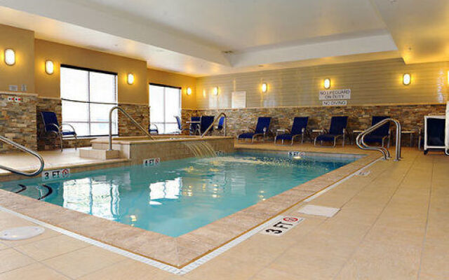 Fairfield Inn & Suites Slippery Rock