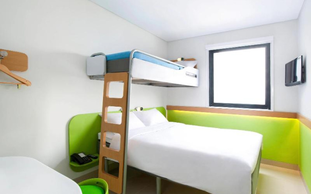 Mercure Jakarta Grogol – Guest Rooms – Jakarta