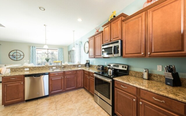 1401 Moonvalley Drive