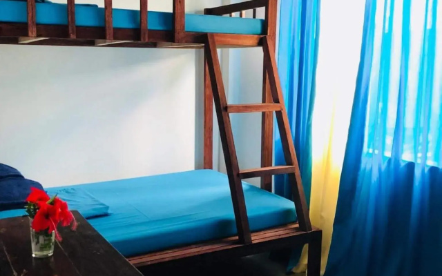 Tres Islas Hostel