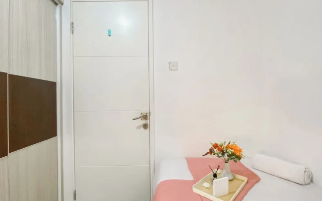 Warm And Homey 2Br At Bassura City Apartment