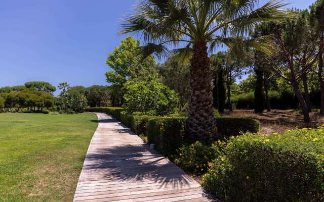 Domes Lake Algarve