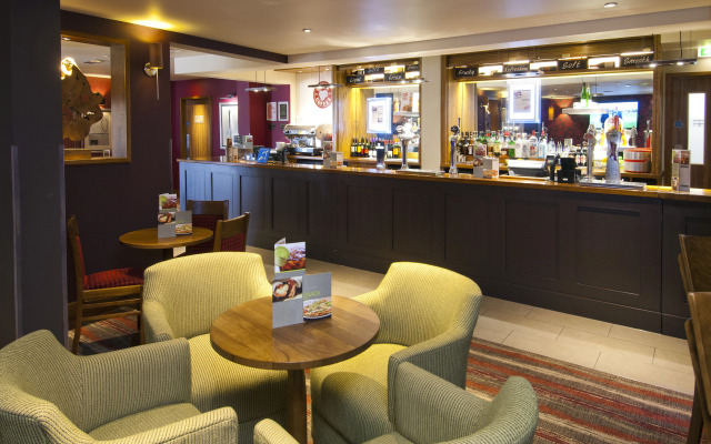 Premier Inn Bristol Cribbs Causeway - M5 J17