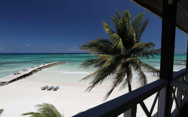 Mangos Boutique Beach Resort