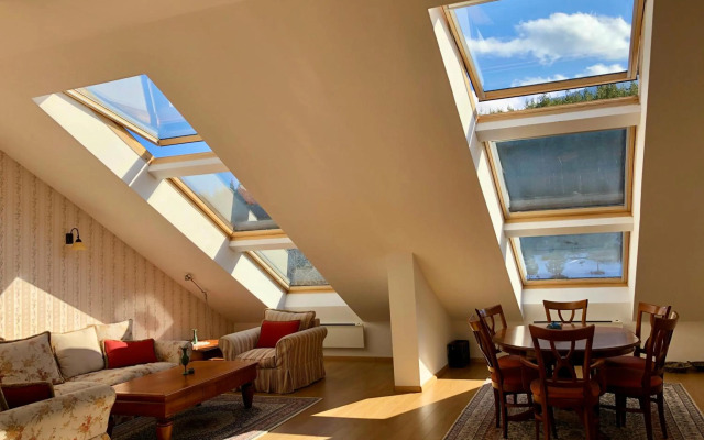 LAVISH PENTHOUSE - 2 en-suite bedrooms & SPA