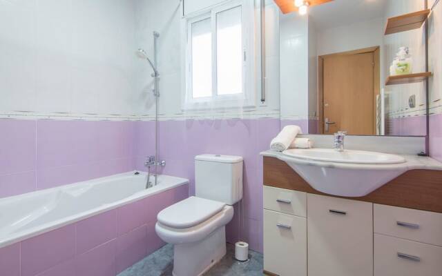 House Los Rosales 7 Km From the Beach (R83)