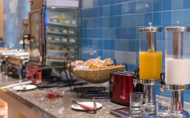 Homeinn · neo (Shanghai Xujiahui Wanping South Road)