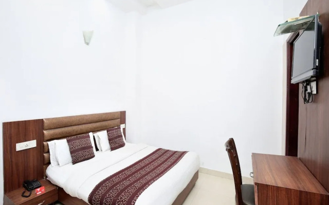 OYO 14515 Hotel Paras Regency