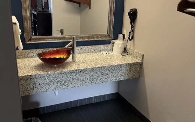 Regency INN & Suites