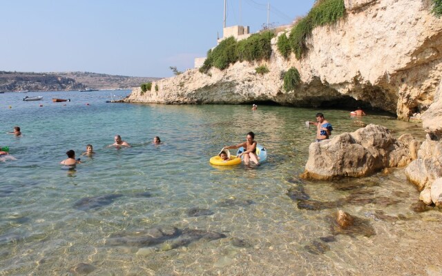 Getawaysmalta - Harbour Lights Seafront Penthouse With Terrace St Paul's Bay