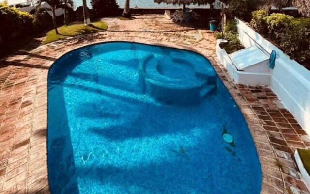 Apartamento frente a la Playa Brucerias