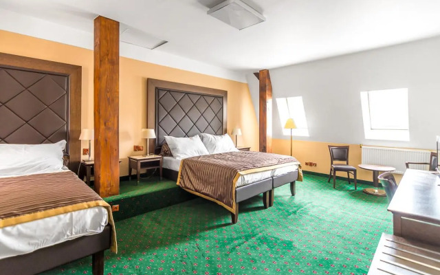 William Sivek Hotels