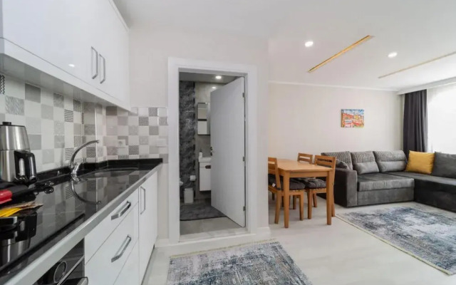 Lovely and Central Flat Near Beach in Antalya