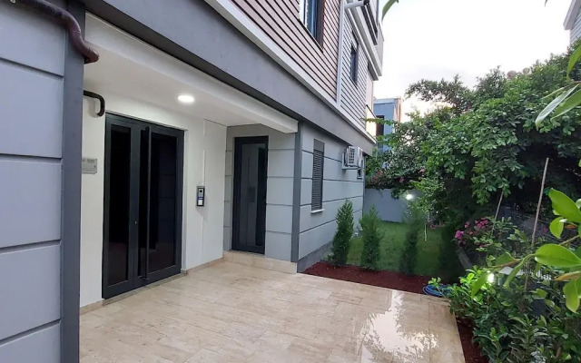 New Flat Large Living Space 4 Close to Lara Beach