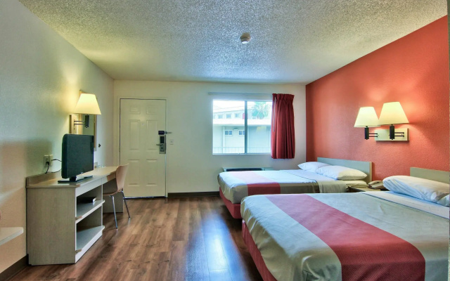 Motel 6 West Sacramento, CA