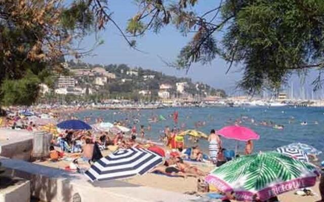 Appartement Le Lavandou, 1 pièce, 3 personnes - FR-1-308-77