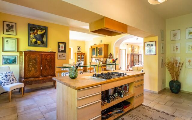 Villa With Private Pool and View of the Lake