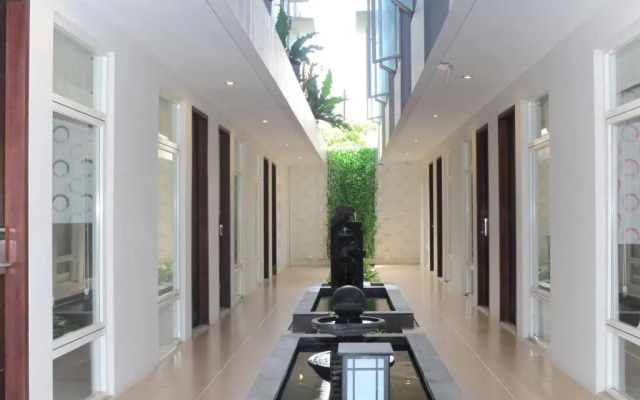 ZEN Rooms Mataram Airlangga