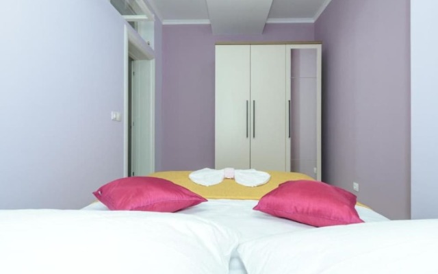 Stane - Modern & Fully Equipped - A1