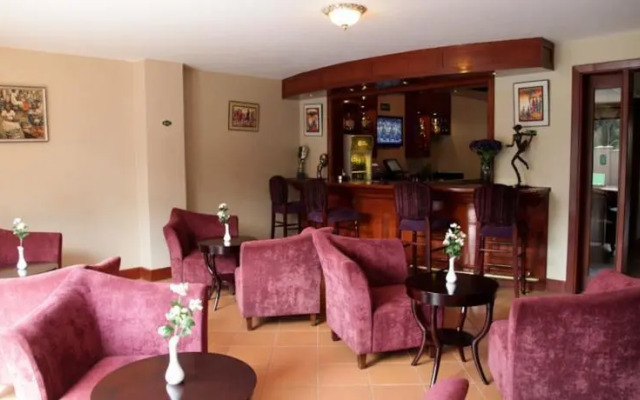 Collingham Gardens Residence & Club