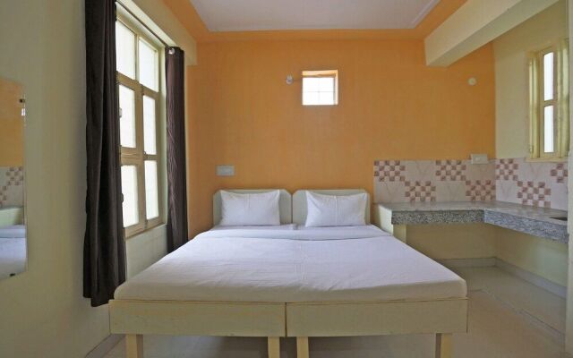 SPOT ON 48911 Sukhrali Residency