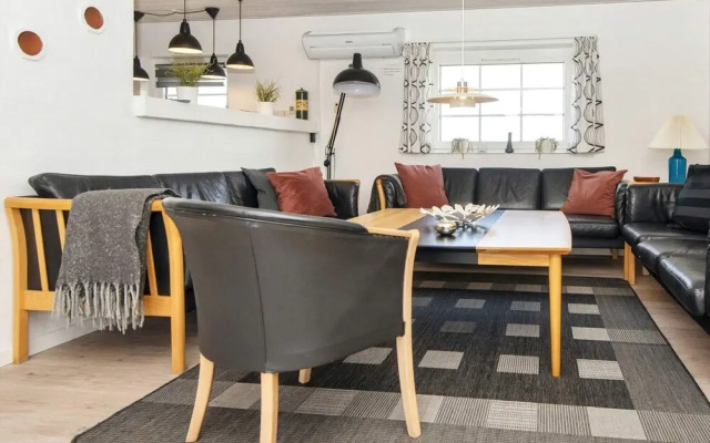 12 Person Holiday Home in Harboore-by Traum