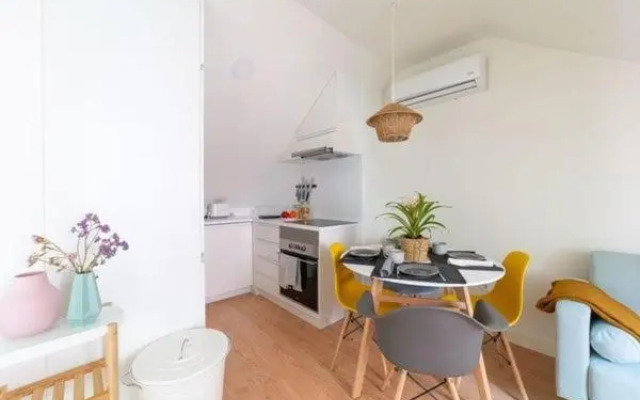 Monsanto Hill House - NO. 565 1E