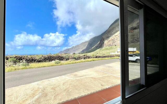 Two-Bedroom House 5, FreeWifi, AC, BBQ, Mountain View