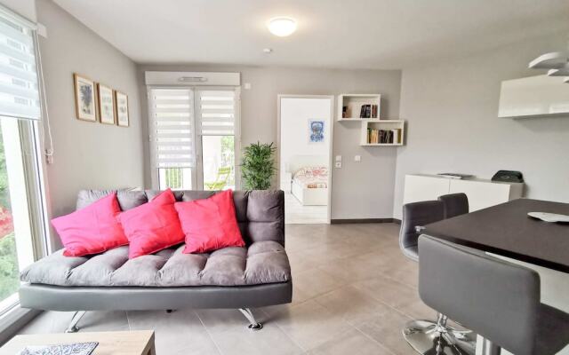 Charming Apartment, Quiet, Hotel Service