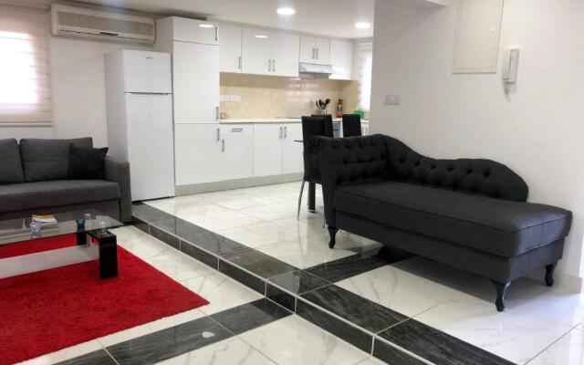 Seafront - 2 bedroom Modern