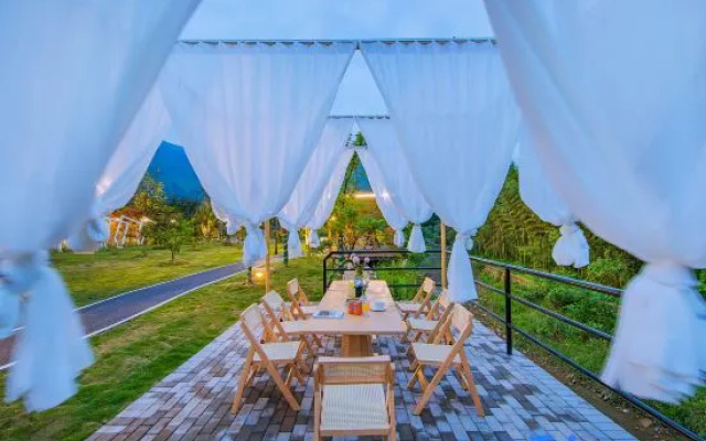 Anji Zhangyuan Fujun · Family-friendly Stream Pool Resort – Outside – Huzhou