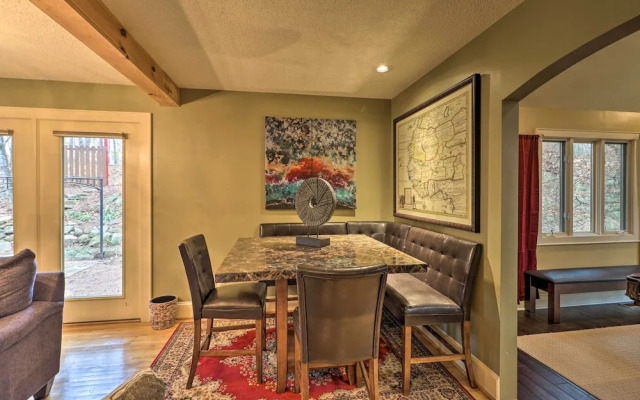 Cozy Conyers Cabin w/ Fireplace & Pool Table!