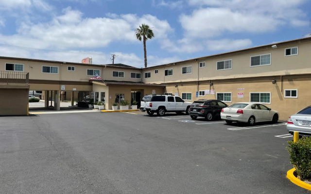 Grand Inn