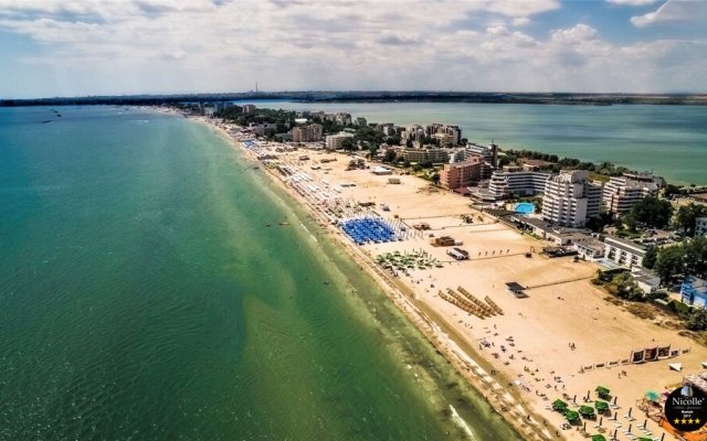 Deluxe Nicolle Solid Residence Mamaia