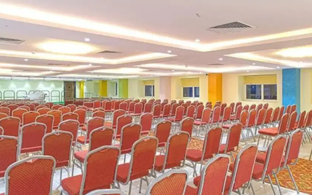 Fabhotel Sb Square