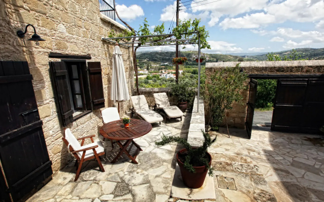 Leonidas Village Houses