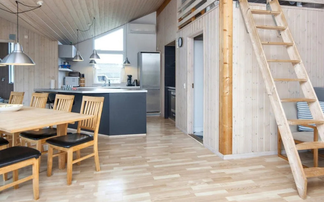10 Person Holiday Home in Harboore-by Traum