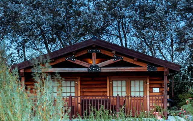 No. 6 Lake View Lodges