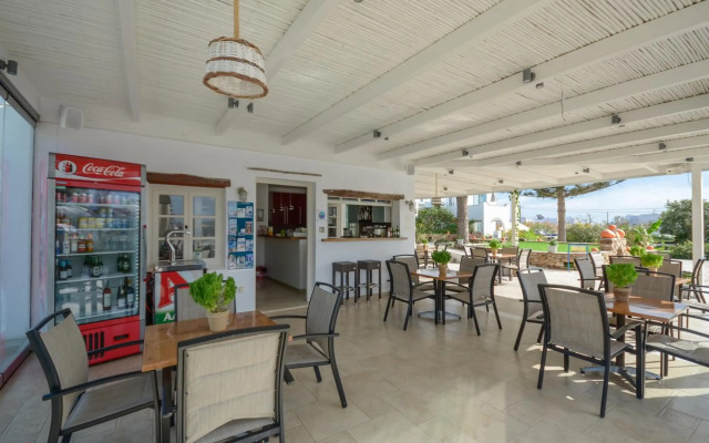 Birikos Hotel & Suites
