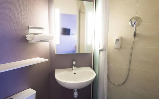 B&B HOTEL Tours Nord 2 La petit Arche