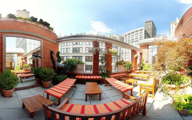 Hotel Giraffe by Library Hotel Collection