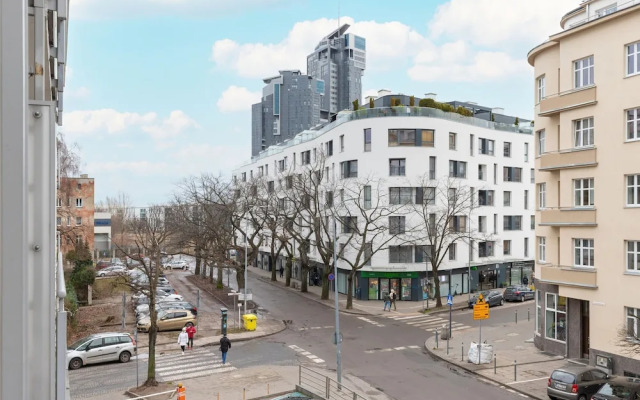 Apartment With 3 Bedrooms by Renters