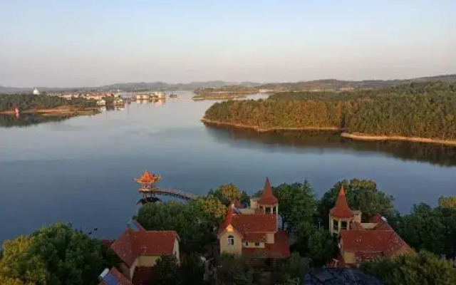 Qianshuiwan Resort