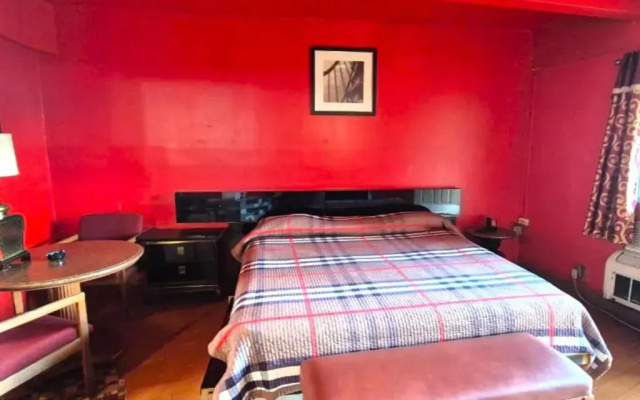 Saratoga Motel By Capital O Near Midway Airport Chicago IL