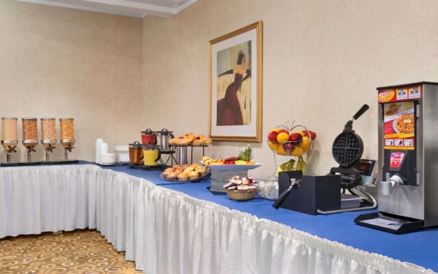 Emerald Hotel & Suites