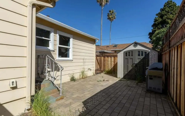 @ Marbella Lane - Convenient Home in Sunnyvale