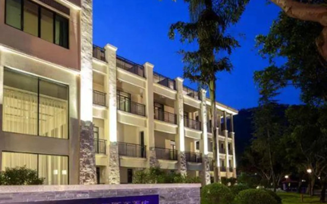 Tongjing River Hotel